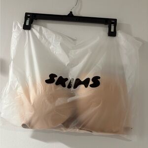 NWT SKIMS Bra Size 40D